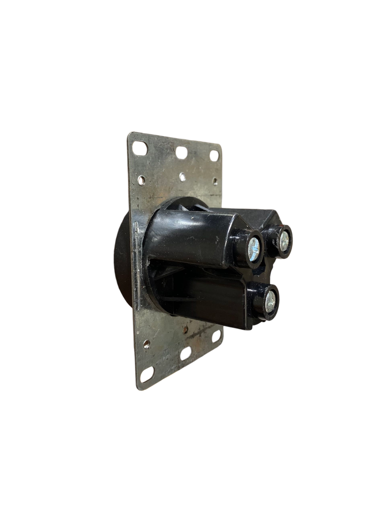 TOMACORRIENTE PARA EMBUTIR 3X50A TRIFASICO 32B 50A,125/250VAC,3P-3VIAS, NEMA 10-50R LUMINART