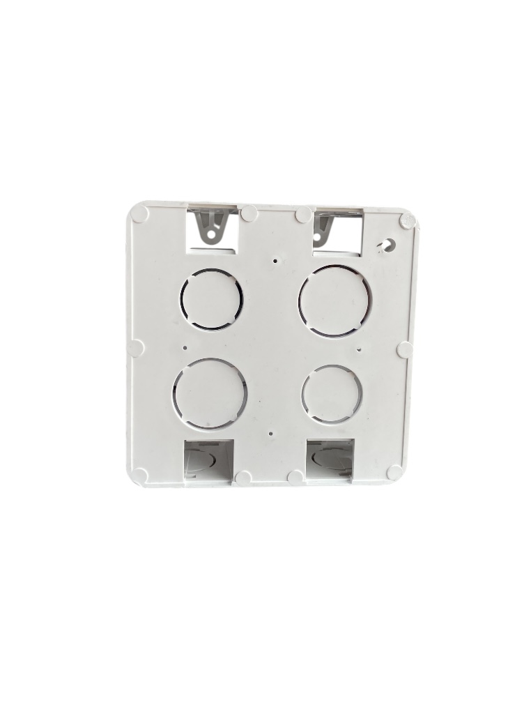 CAJETIN PLASTICO CUADRADO 4X4" PVC SALIDA COMBINADA 1/2"- 3/4"