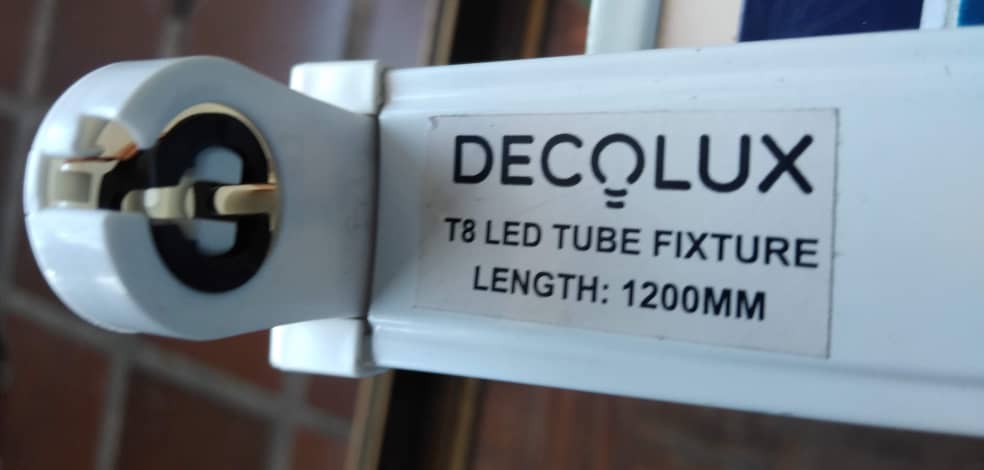 BASE PARA TUBO 1xT8 120CM DECOLUX