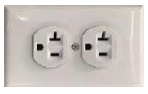 TOMACORRIENTE DOBLE TIPO 270 125V 20A 2P+T POLARIZADO BLANCO C/TAPA NEMA 5-15R  ETT-17-2 CLASSIC LUX