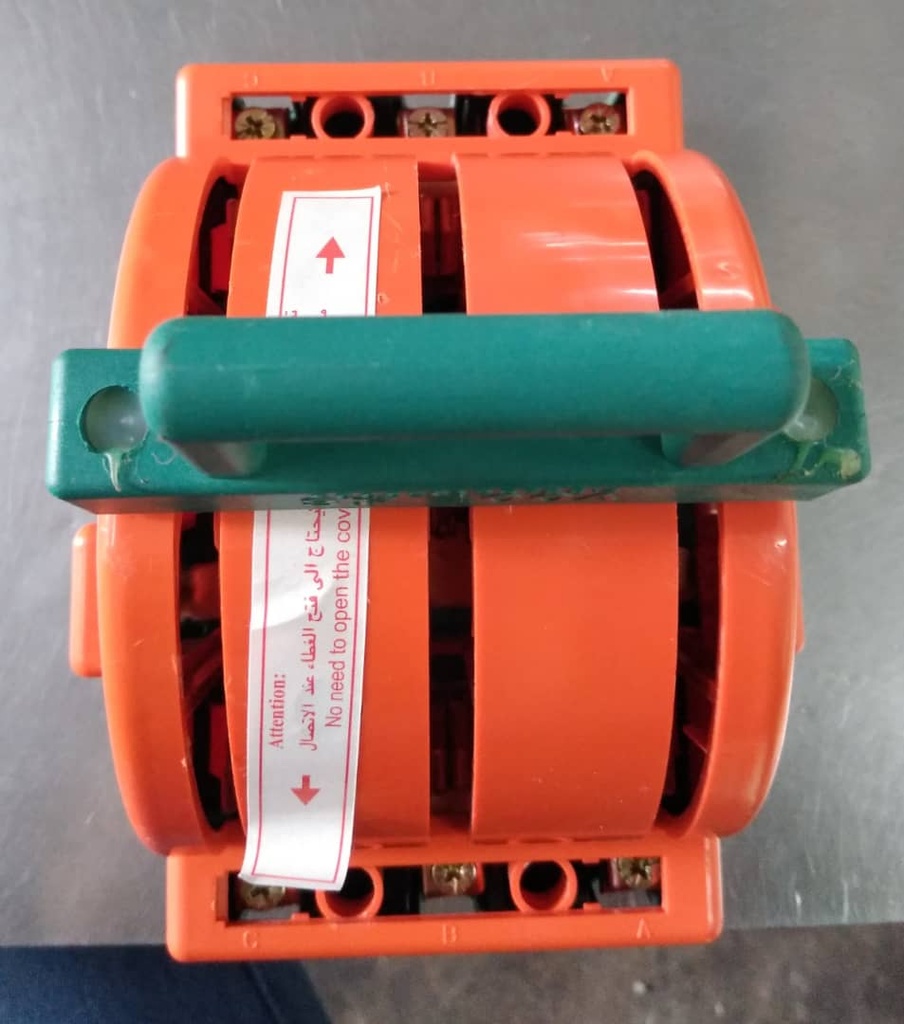 INTERRUPTOR TRIPOLAR TIPO CUCHILLA 3x100 A 220/380 V 50 Hz. STSHK11